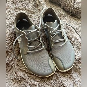 Vivobarefoot Primus Lite III EU 40 Us 9 Charcoal Grey
Minimalist Barefoot Shoes
